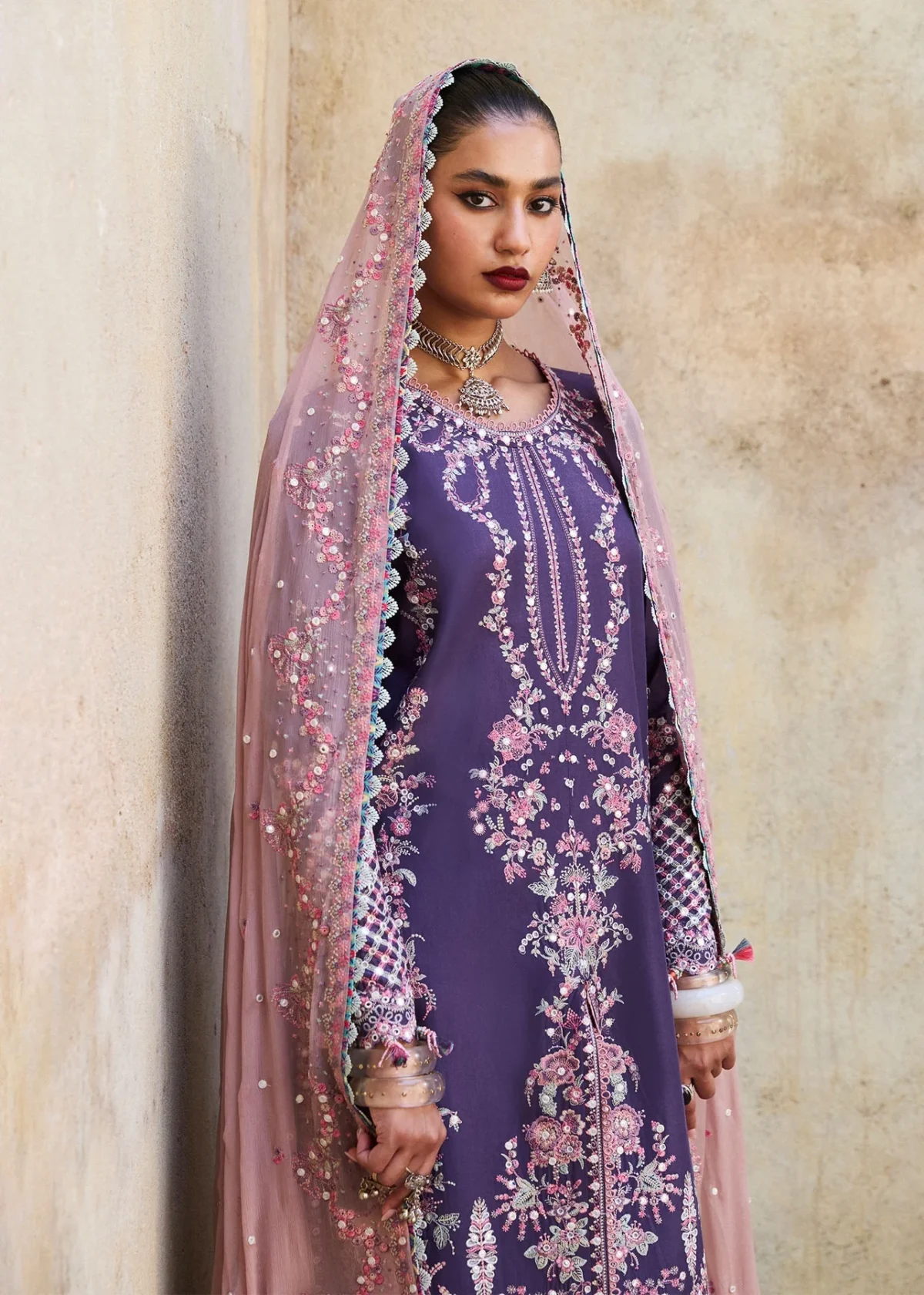 Back design of lawn suit with lightweight fabric