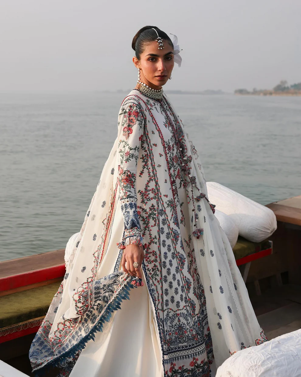 Collection of Luxury Pakistani Lawn Suit - Purchase Online Beautifully embroidered 3-piece lawn suit with designer dupatta