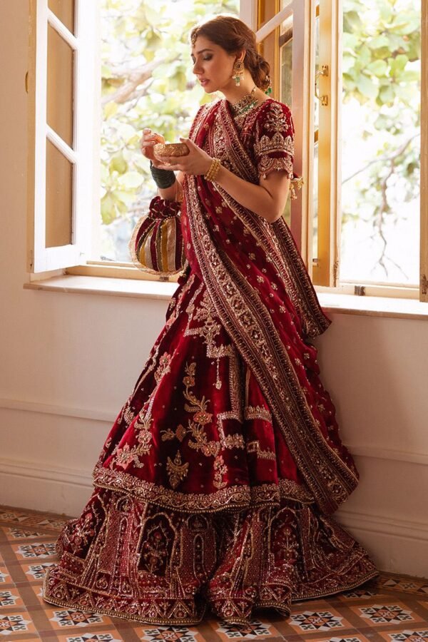 Velvet bridal dress with gold zardozi work for barat lehenga price in pakistan